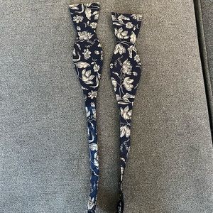 Tie Bar Paisley Bow Tie
